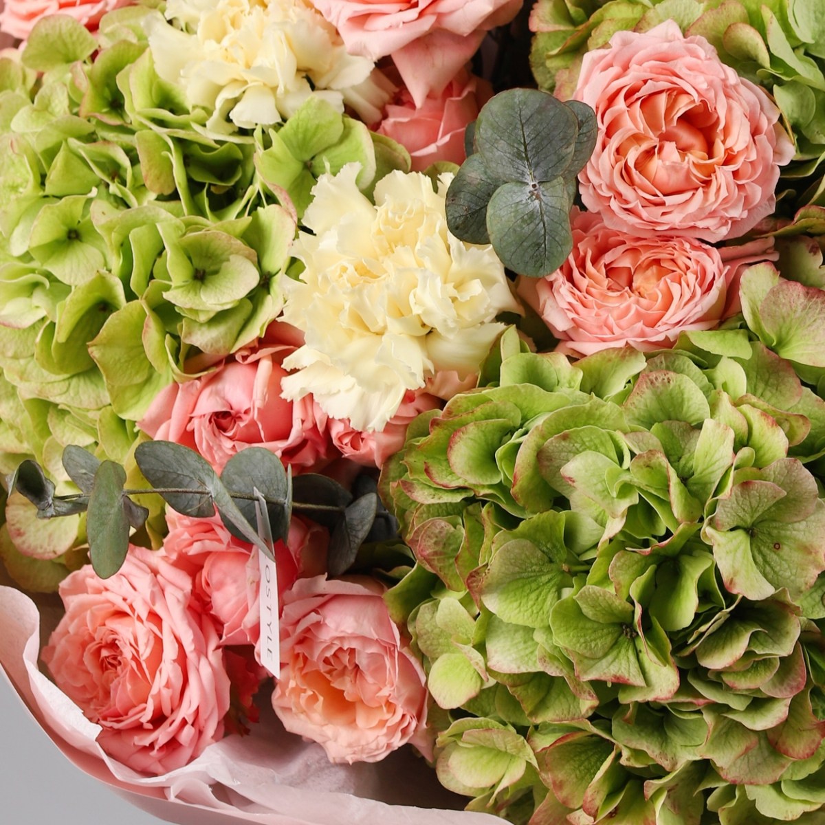 avtorskij bolshoj yarkij buket 7